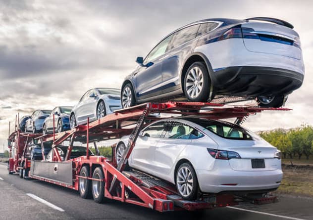 Semi Trailer Hire That Handles the Heavy Lifting